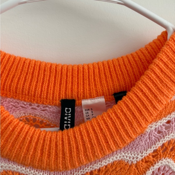 H&M Divided orange and pink squiggle striped knit cropped sweater like new - Picture 4 of 5